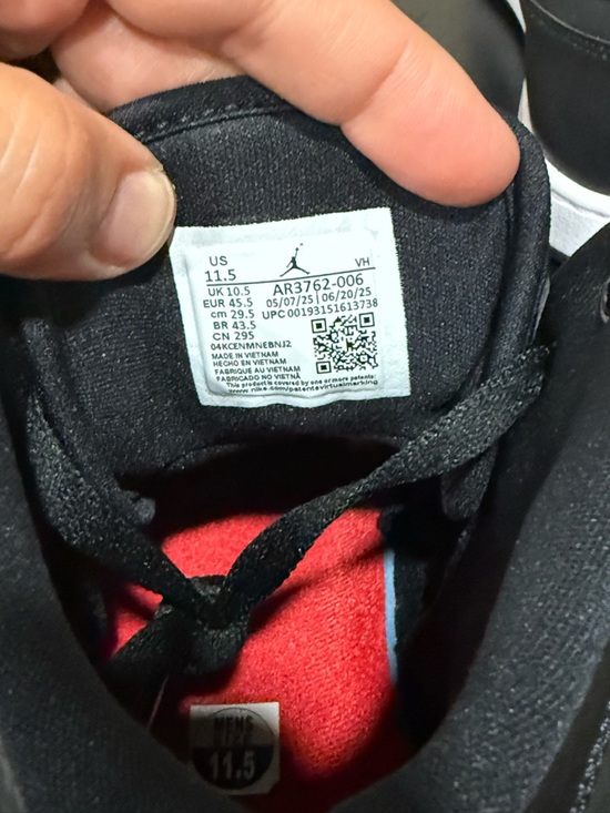 Size 11.5 - Air Jordan Access “Bred” main image 6